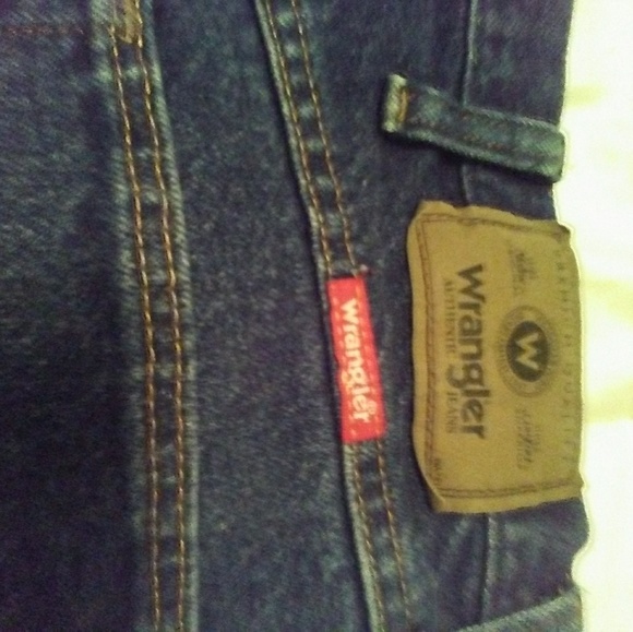 Wrangler Jeans - Picture 3 of 7